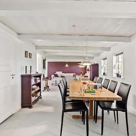 Prázdninový dům 5 Bedroom Beautiful In Nordenbro Vesteregn