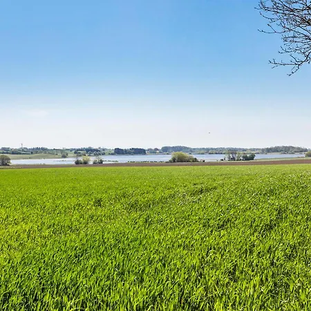 5 Bedroom Beautiful In