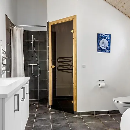 Holiday home 5 Bedroom Beautiful In
