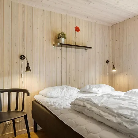 5 Bedroom Beautiful In Glesborg