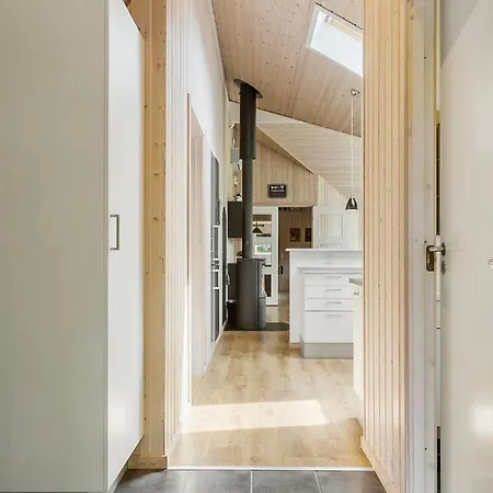 5 Bedroom Beautiful In Glesborg