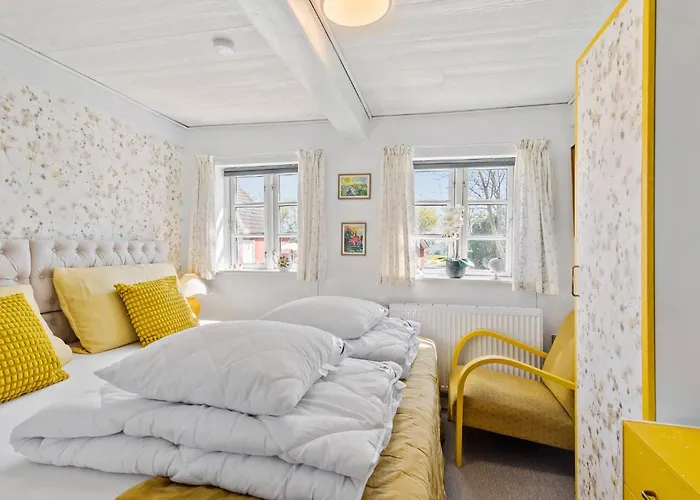 5 Bedroom Beautiful In Vakantiehuis Nordenbro Vesteregn