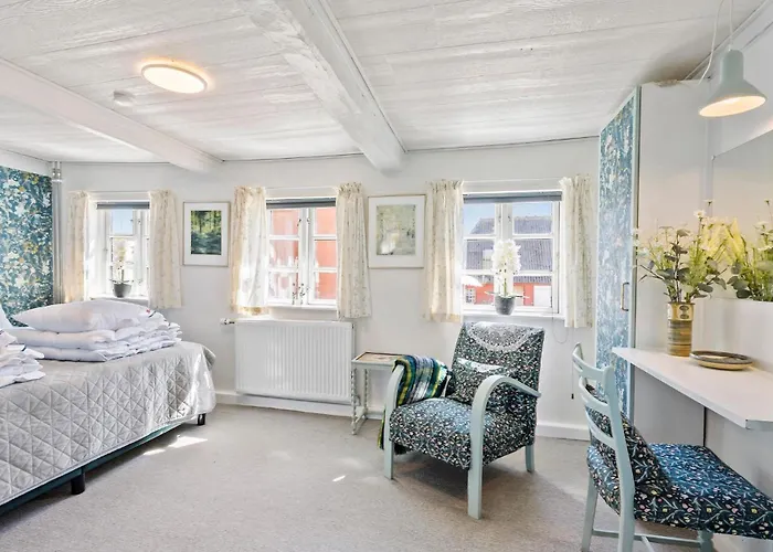 5 Bedroom Beautiful In * Nordenbro Vesteregn