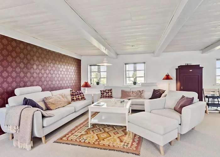 Vakantiehuis 5 Bedroom Beautiful In Nordenbro Vesteregn