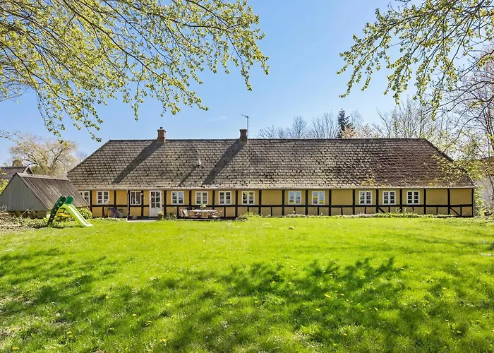 5 Bedroom Beautiful In Nordenbro Vesteregn