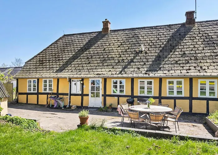 Vakantiehuis 5 Bedroom Beautiful In *